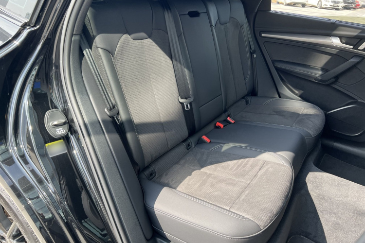 奥迪Q5L Sportback 2024款 40 TFSI 豪华型中控内饰7007