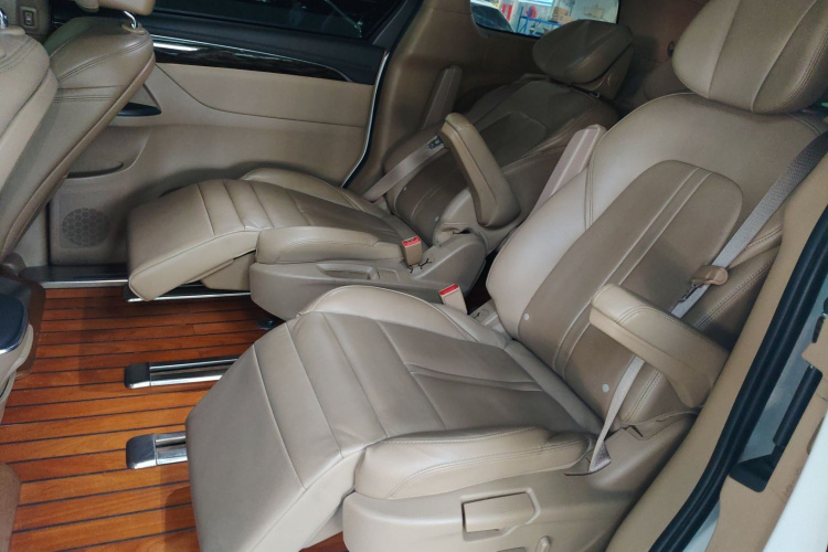 别克GL8 2017款 ES 28T 豪华型 国V中控内饰21