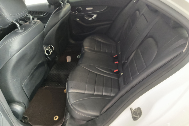 奔驰C级 2018款 C 180 L 时尚型运动版中控内饰7004