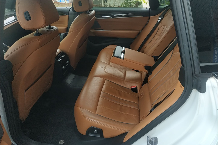 宝马6系GT 2019款 630i M运动套装中控内饰21