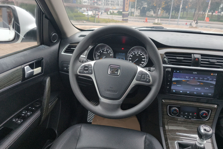 众泰T600 2016款 1.5T 手动旗舰型中控内饰13