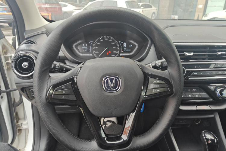 长安 悦翔 2019款 1.5L DCT 联动云版中控内饰13