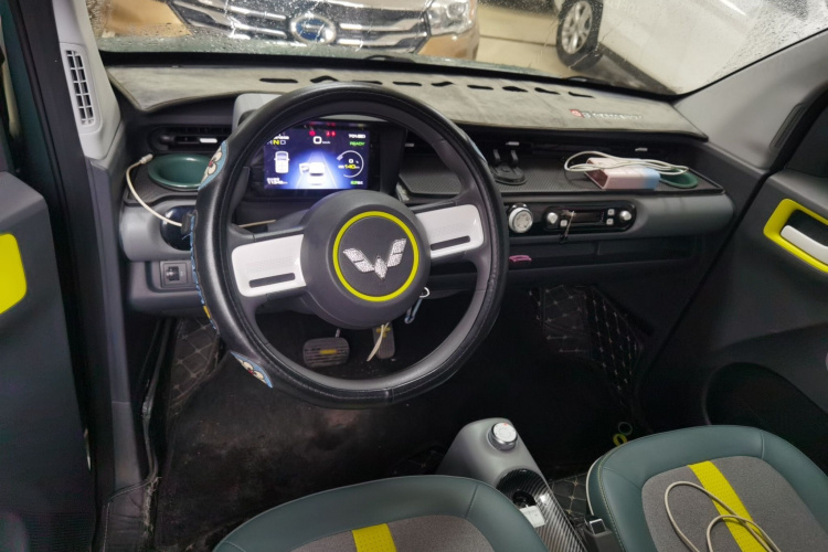 五菱汽车 宏光MINIEV 2022款 GAMEBOY 200km 玩咖款 磷酸铁锂中控内饰7002