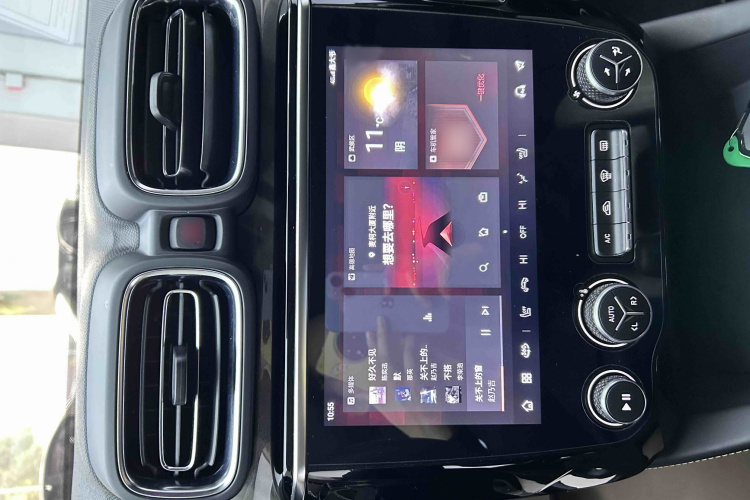 领克02 2022款 1.5TD DCT耀Pro中控内饰7006