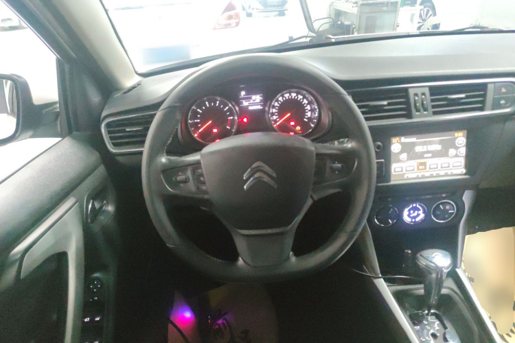 雪铁龙C3-XR 2015款 1.6L 自动先锋型局部细节13