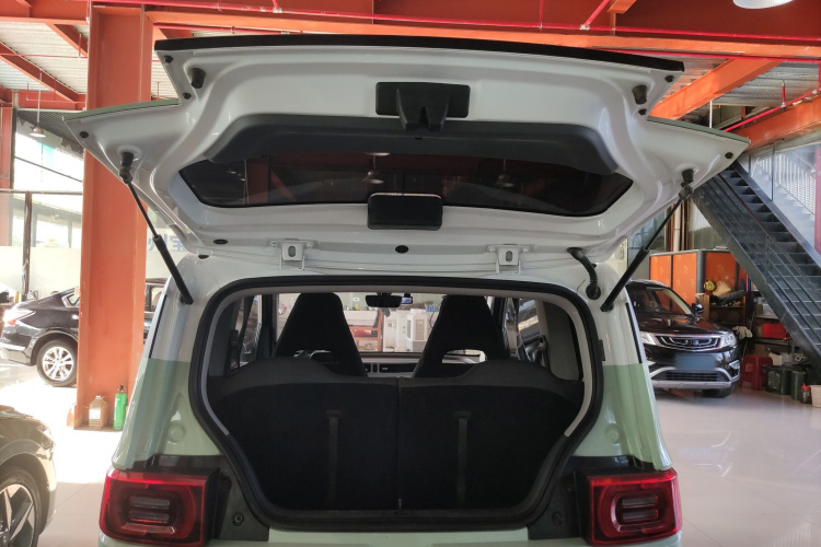 五菱汽车 宏光MINIEV 2022款 马卡龙臻享款 磷酸铁锂机舱底盘23