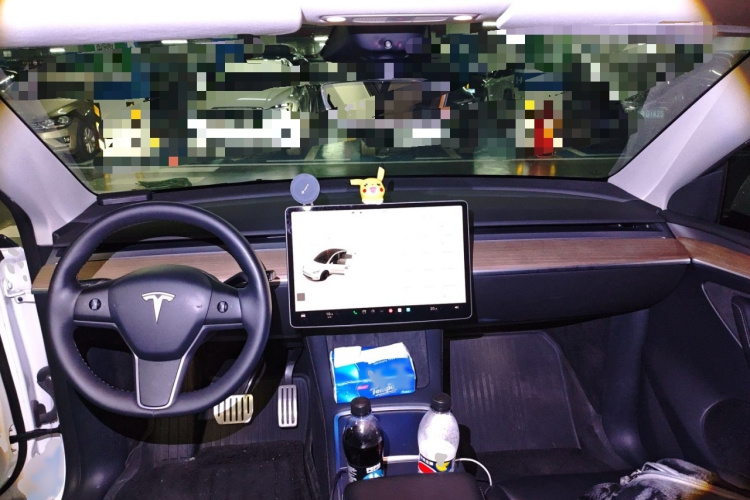 特斯拉 Model Y 2021款 Performance高性能全轮驱动版中控内饰7002