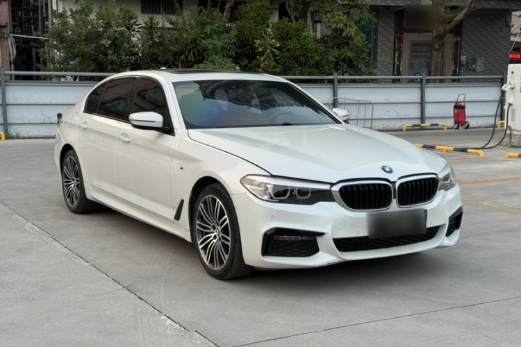 宝马5系 2019款 530Li 领先型 M运动套装车身外观6003
