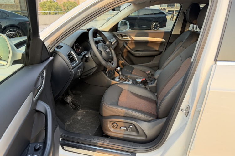 奥迪Q3 2017款 30 TFSI 时尚型局部细节19