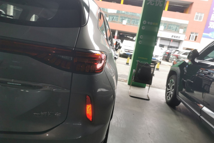 哈弗H6 2021款 第三代 1.5T 自动两驱Supreme车身外观6006