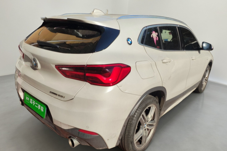 宝马X2 2020款 sDrive25i 领先型M越野套装车身外观7