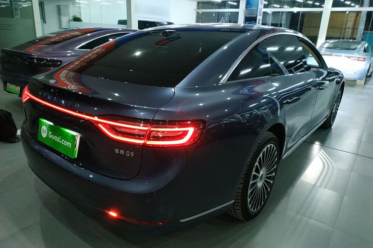 鸿蒙智行 享界S9 2025款 增程 Ultra车身外观6005