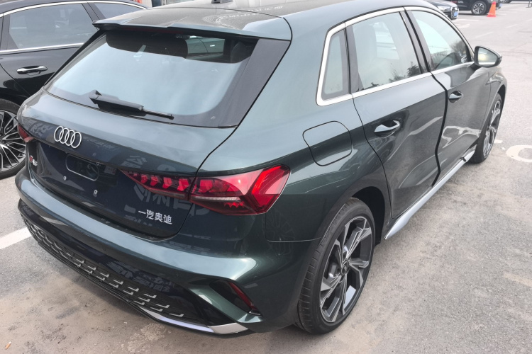 奥迪A3 2025款 Sportback 35TFSI 飞驰尊享型车身外观6005