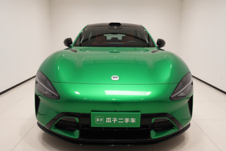 小米汽车 小米YU7 2025款 超长续航高性能四驱Max版车身外观2