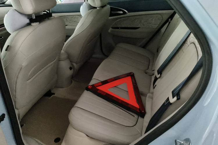 欧拉好猫 2022款 莫兰迪版 400km标准续航 豪华型 磷酸铁锂中控内饰7004