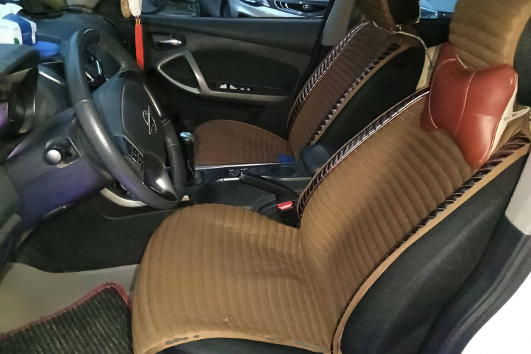 海马S5 2015款 1.6L 手动舒适型局部细节19