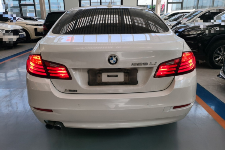 宝马5系 2014款 528Li xDrive领先型车身外观6