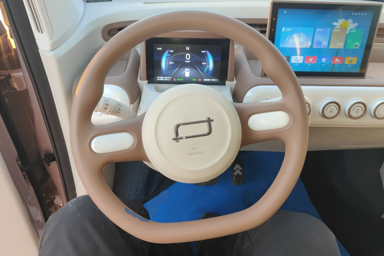 奔腾小马 2026款 222km 闪耀马中控内饰13