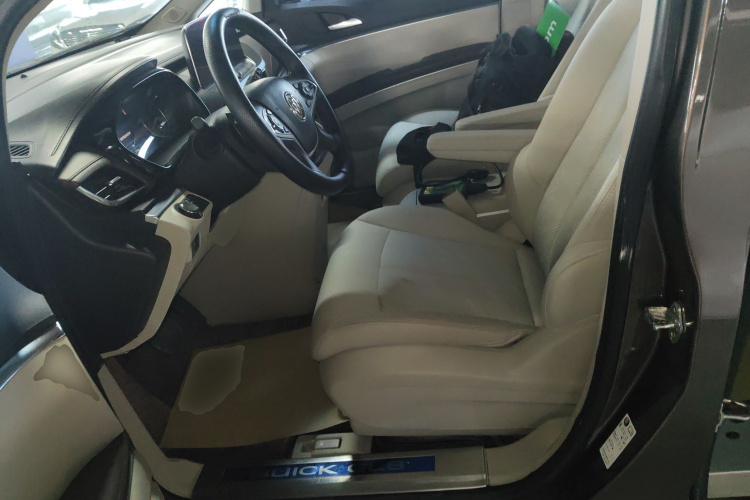 别克GL8 2023款 陆上公务舱 智享型中控内饰19