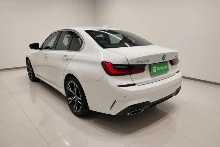 宝马3系 2021款 325i M运动套装车身外观5