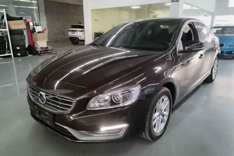 沃尔沃S60 2018款 S60L T3 智进版车身外观1