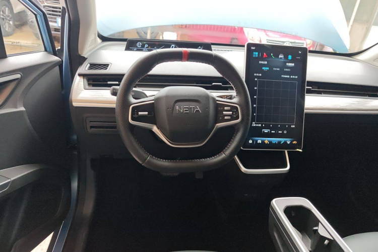 哪吒汽车 哪吒V 2022款 潮 400局部细节13