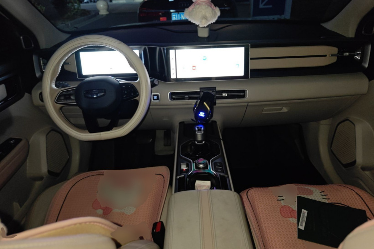 吉利汽车 吉利icon 2023款 1.5TD 巧克力醇巧版中控内饰12