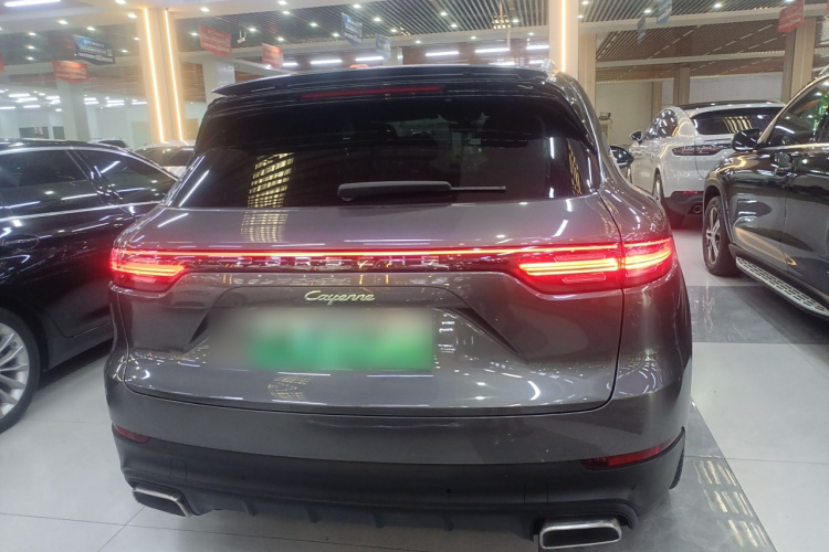 保时捷 Cayenne新能源 2019款 Cayenne E-Hybrid 2.0T车身外观6