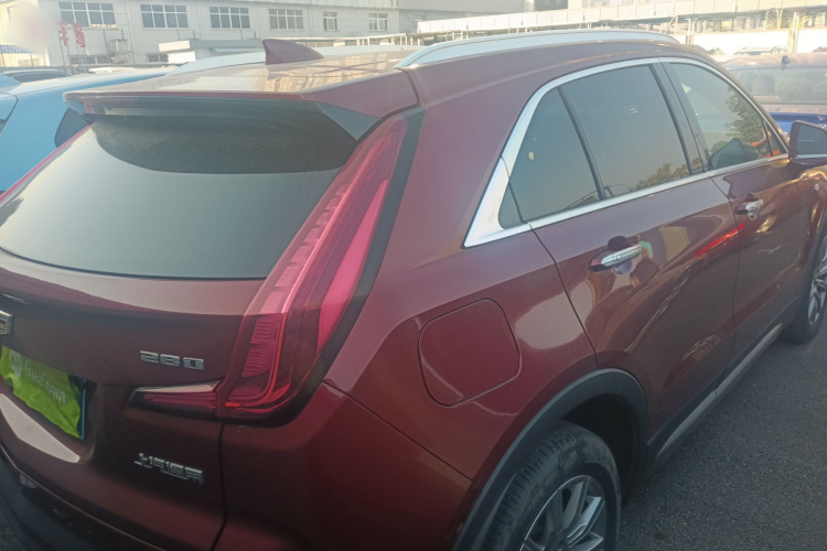 凯迪拉克XT4 2018款 28T 四驱领先型车身外观7