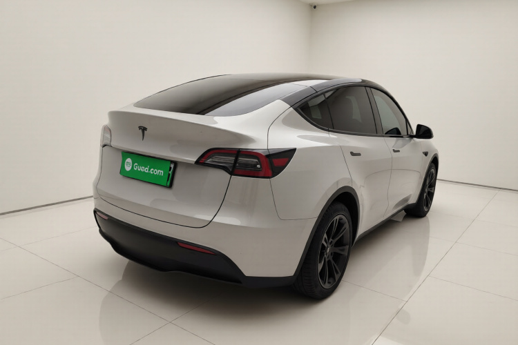 特斯拉 Model Y 2022款 改款 后轮驱动版车身外观7