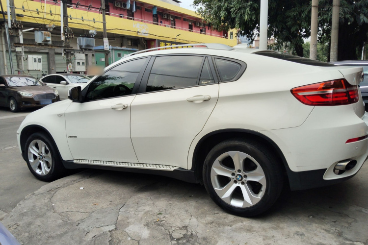 宝马X6 2014款 xDrive35i 运动型车身外观4