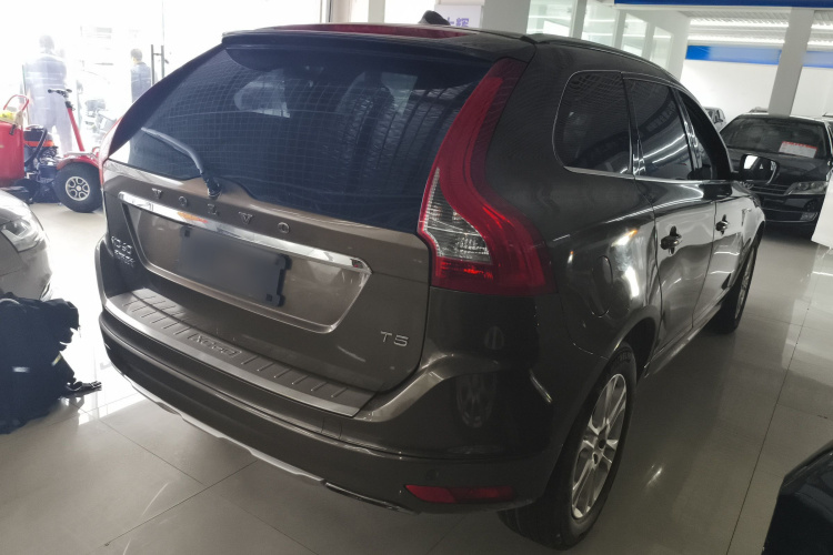 沃尔沃XC60 2016款 T5 智行版车身外观7