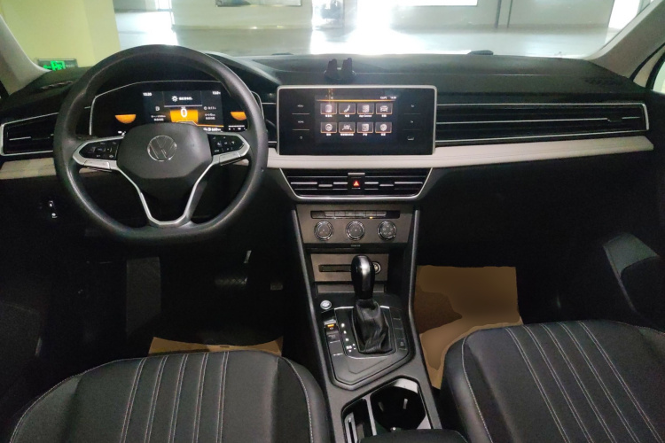 大众 途观L 2022款 330TSI 自动两驱舒享版中控内饰12