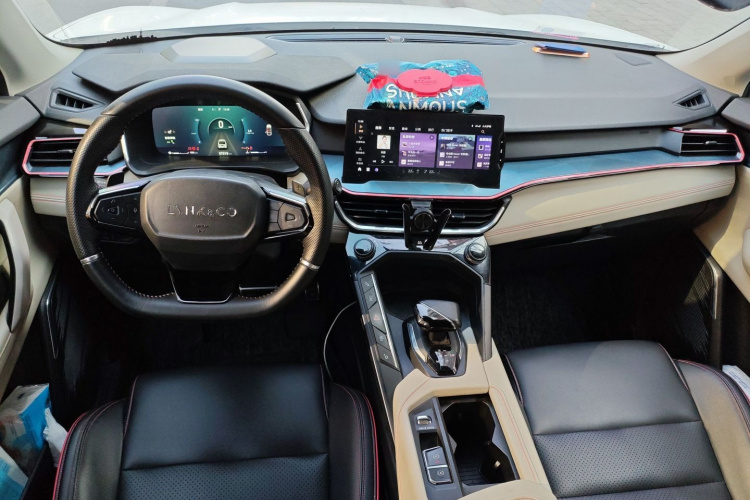 领克06 2020款 1.5T 耀Halo中控内饰12