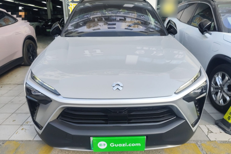 蔚来ES8 2020款 415KM 签名版 六座版车身外观2