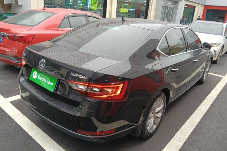 斯柯达 速派 2018款 TSI280 DSG舒适版 国V车身外观6005