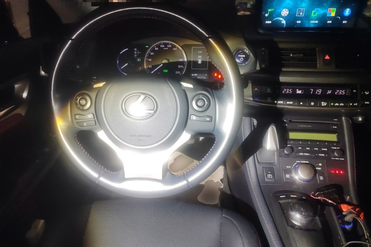 雷克萨斯CT 2020款 CT200h 精英版 单色局部细节13