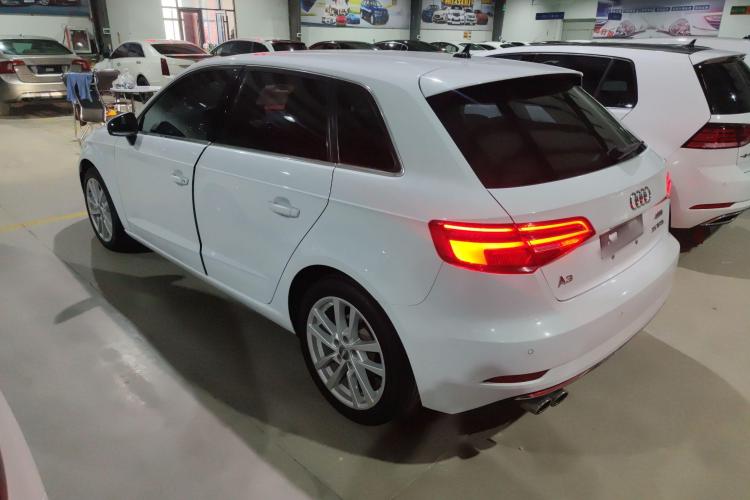 奥迪A3 2019款 Sportback 35 TFSI 进取型 国VI车身外观4