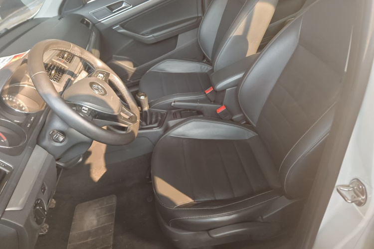 大众 朗逸 2017款 1.6L 手动舒适版局部细节19