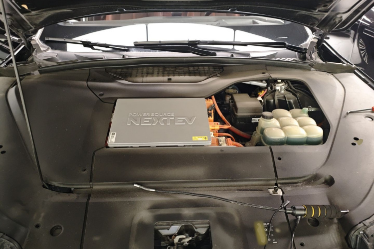 蔚来EC6 2020款 615KM 性能版机舱底盘24