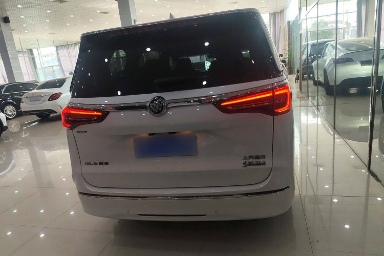 别克GL8 2022款 ES陆尊 653T 旗舰型车身外观6