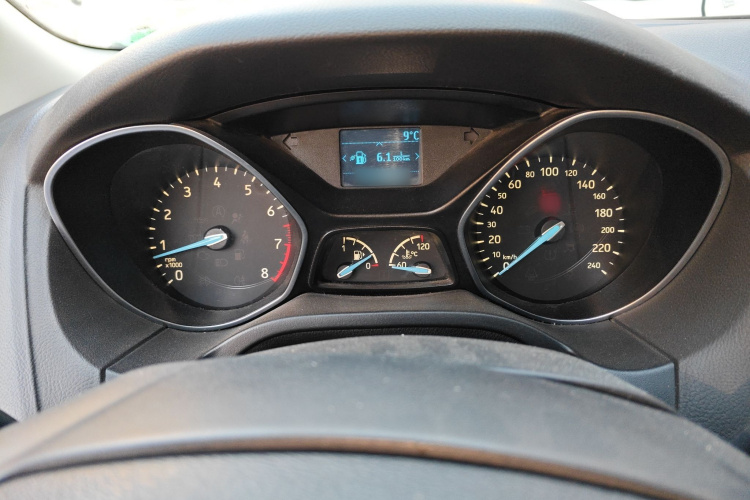 福特 福克斯 2015款 三厢 EcoBoost 125 手动超能风尚型局部细节14