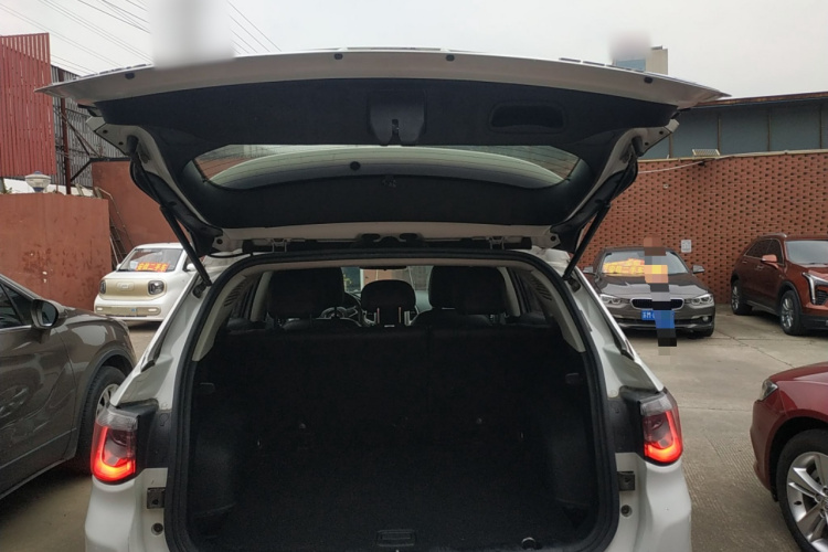 Jeep 指南者 2017款 200T 自动家享版机舱底盘23