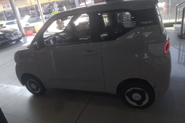 五菱汽车 宏光MINIEV 2024款 第三代 215km 青春版车身外观6003