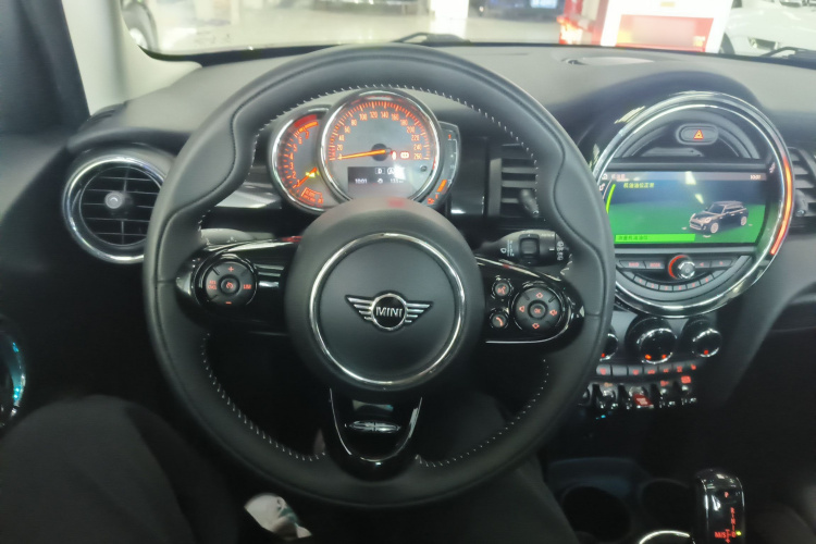 MINI 2019款 1.5T COOPER 艺术家 五门版局部细节13