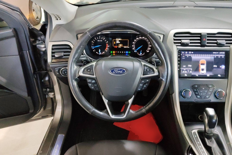 福特 蒙迪欧 2013款 2.0L GTDi200时尚型中控内饰13