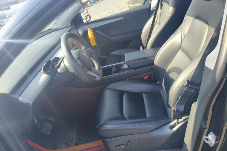 特斯拉 Model Y 2023款 后轮驱动版中控内饰19