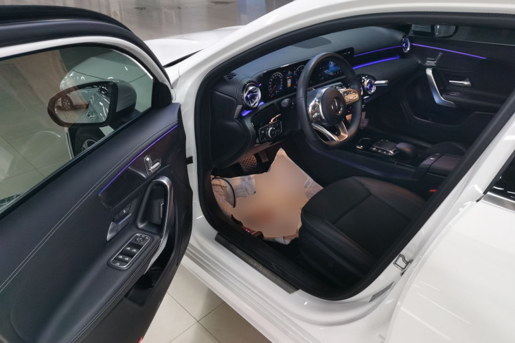 奔驰A级 2022款 改款三 A 200 L 运动轿车时尚型中控内饰20