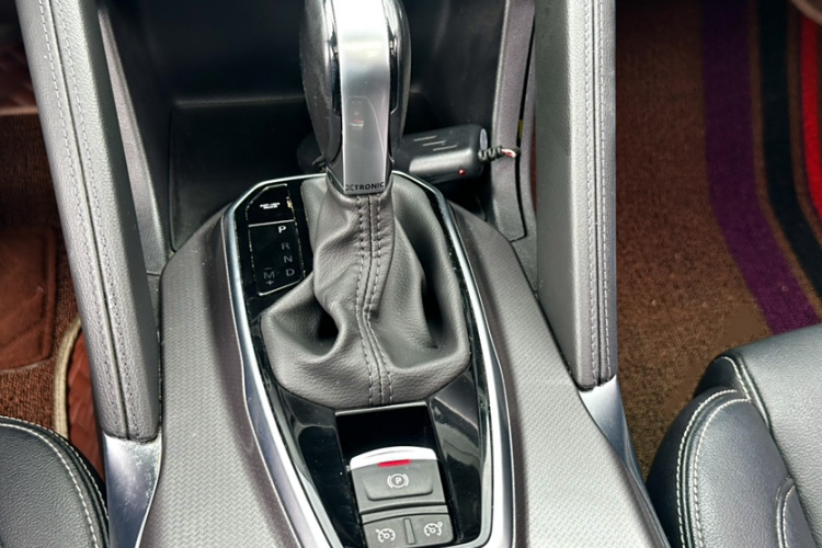 雷诺 科雷傲 2018款 2.0L 两驱豪华版局部细节18