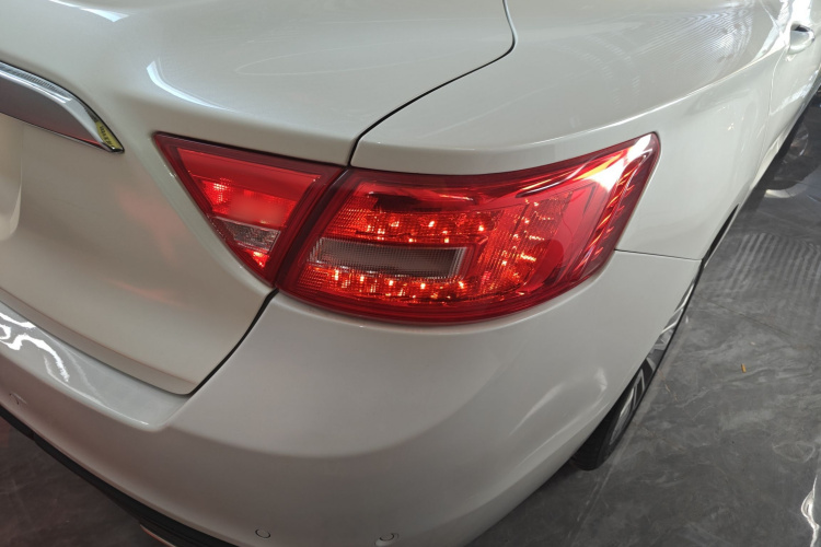 吉利汽车 博瑞 2015款 1.8T 旗舰型车身外观9